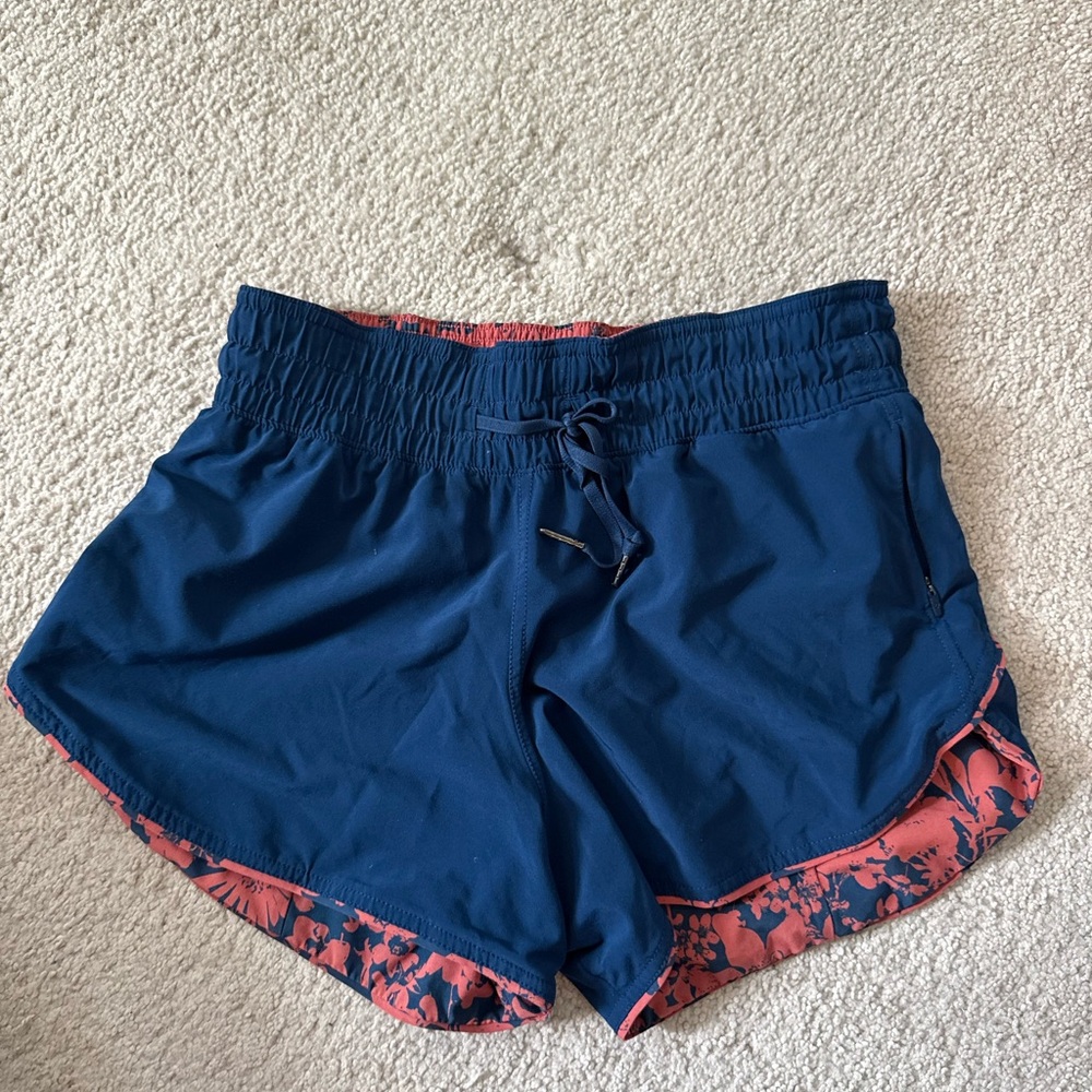 Lululemon Reversible Women’s Blue Shorts with Coral Trim